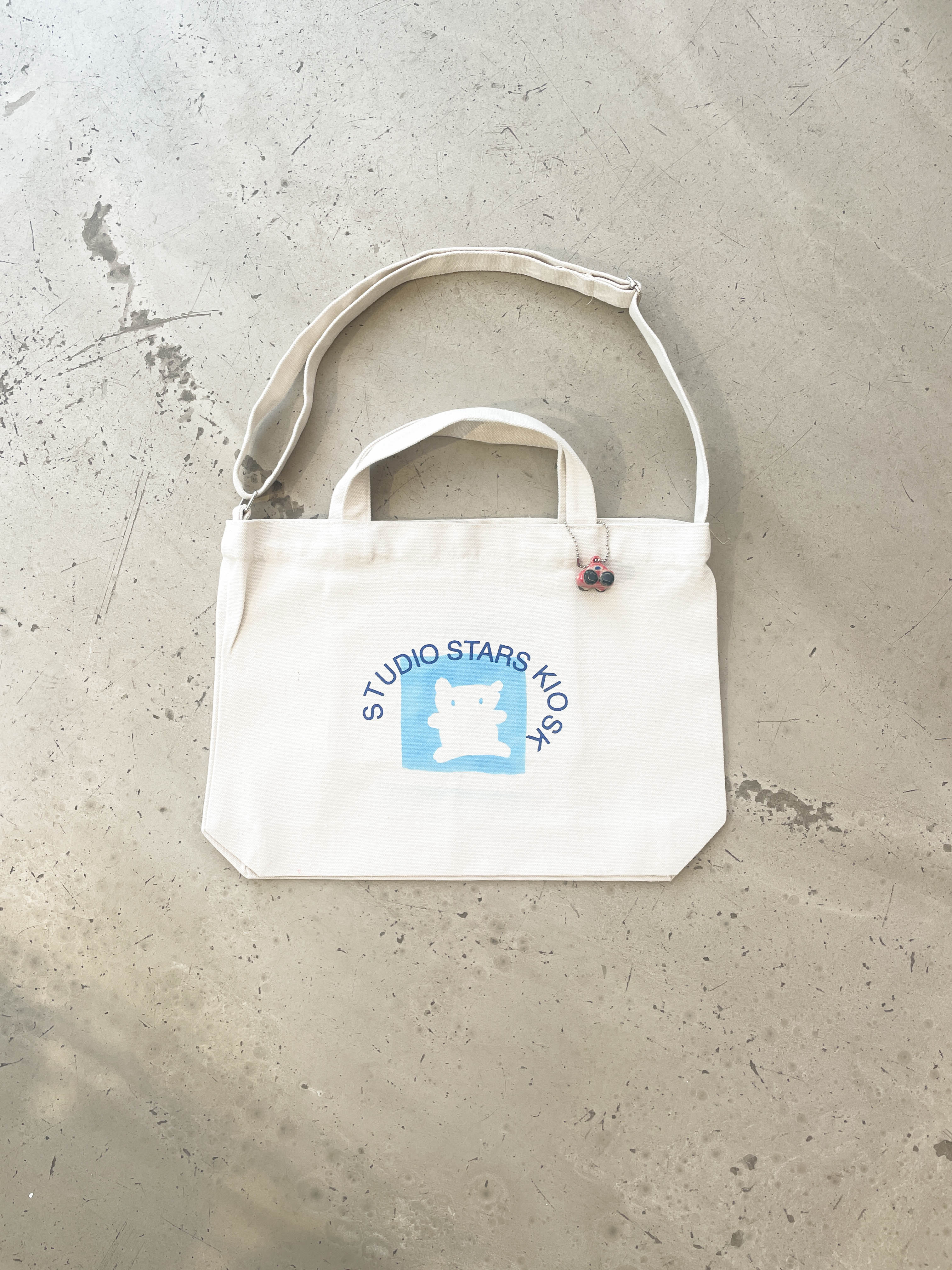 Kiosk Tote Bag  00ctmn - Blue Bear