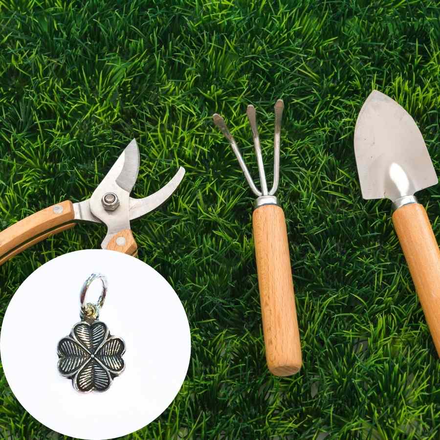 Svendegave Til Gartner  Blomsterbinder - Kæde Med Firkløver Vedhæng I Sølv