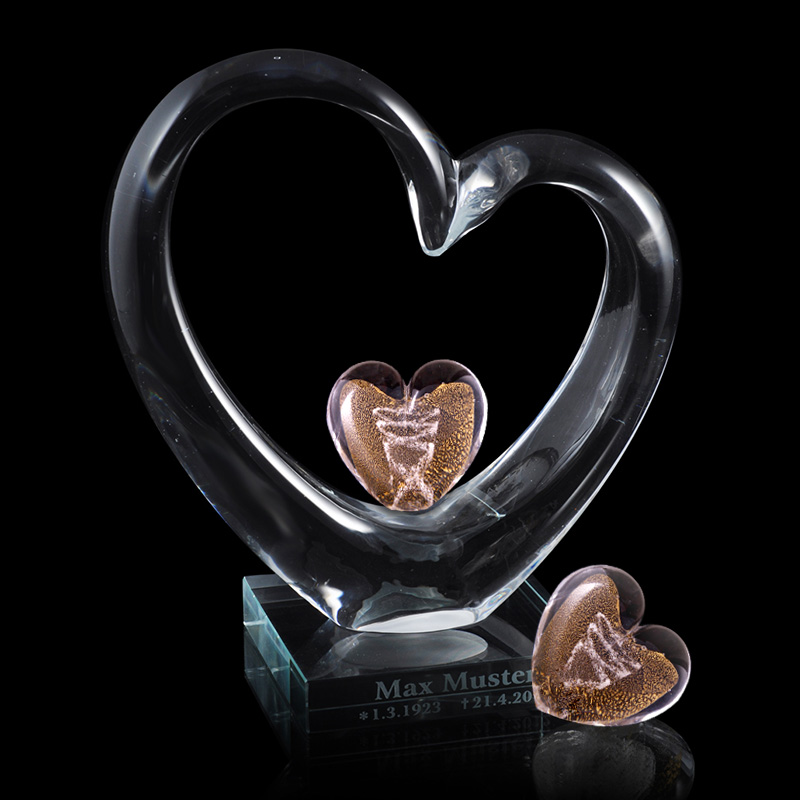 Heart-in-heart Krystal Skulptur Med Aske Og Guld